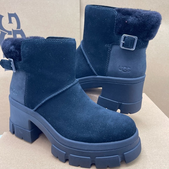 UGG Women's
W/ 1174490
W BROOKLYN BUCKLE PLATFORM HIGH HEELS BOOTS BLACK - Picture 7 of 16